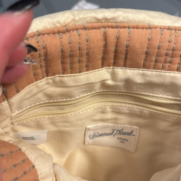 Quilter pattern, rope tie, backpack style. Soft, bucket inside - Picture 5 of 5